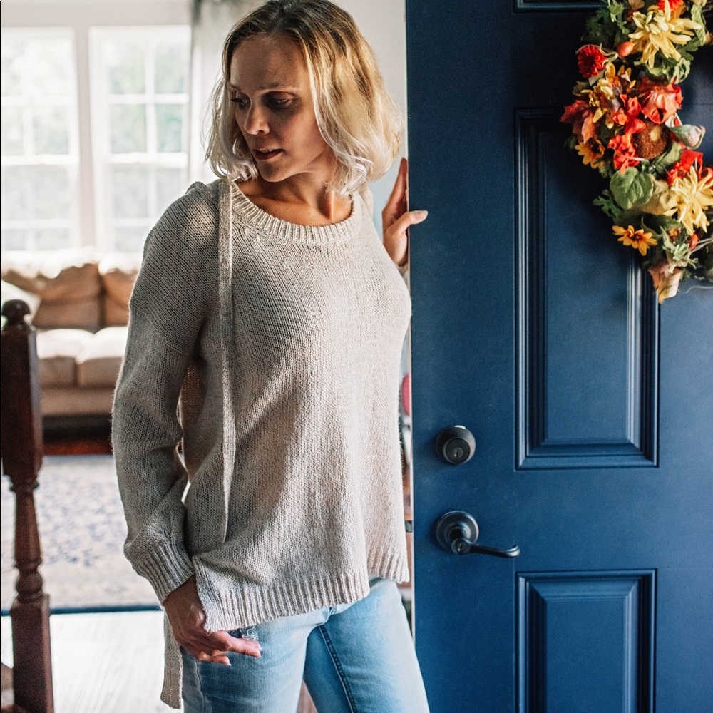 Camel/ivory hooded sweater - Picture 8 of 8